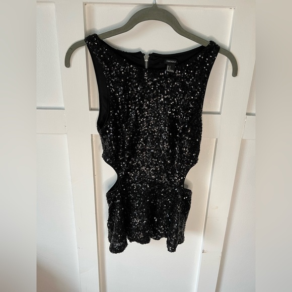 Forever 21 small Women’s peplum sequins black blouse side cut outs zip back EUC - Picture 9 of 11